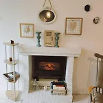 לינה וארוחת בוקר Chez Christy